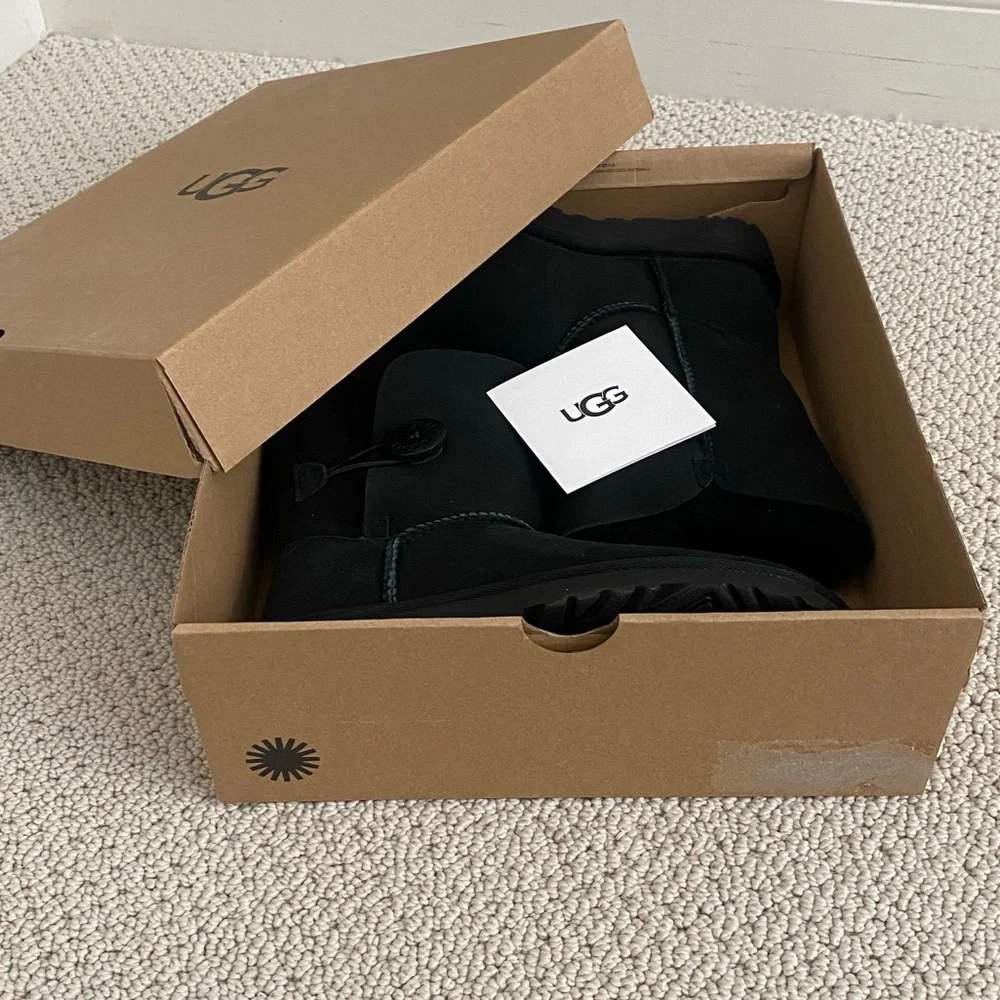 NEW UGG Bailey Button ll Boots